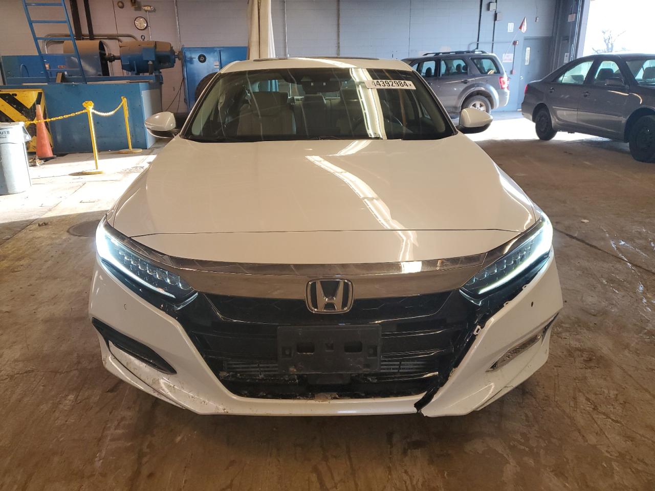 Photo 4 VIN: 1HGCV2F95KA024969 - HONDA ACCORD 