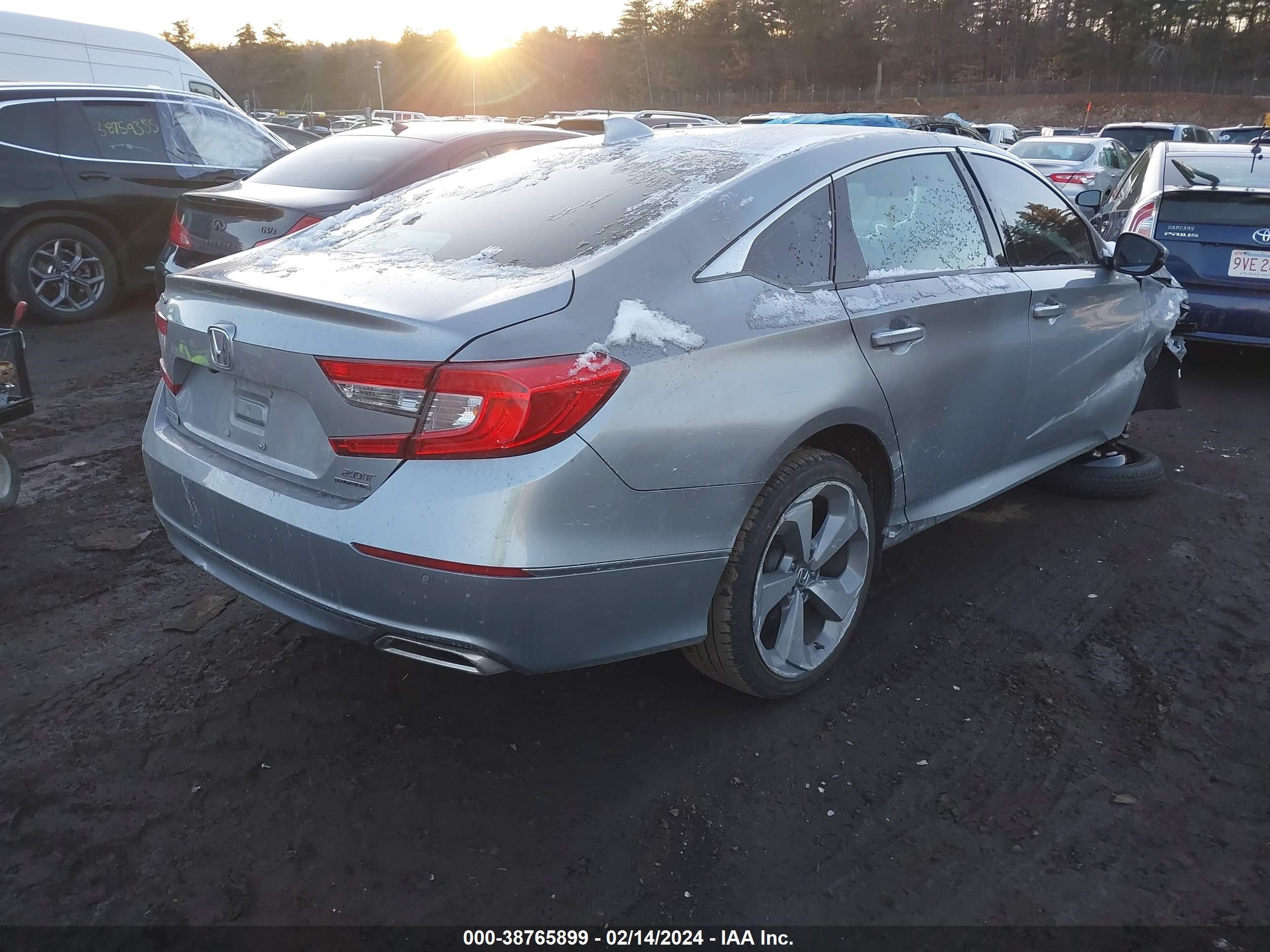 Photo 3 VIN: 1HGCV2F96KA035575 - HONDA ACCORD 