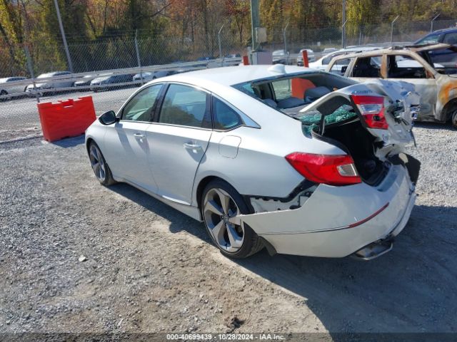 Photo 2 VIN: 1HGCV2F97JA033381 - HONDA ACCORD 