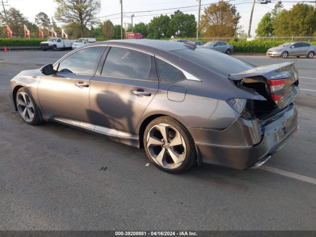 Photo 2 VIN: 1HGCV2F98JA031901 - HONDA ACCORD 