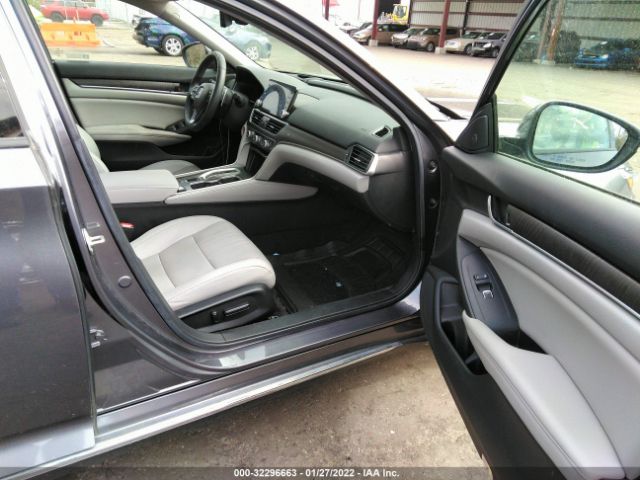 Photo 4 VIN: 1HGCV2F98KA012363 - HONDA ACCORD SEDAN 