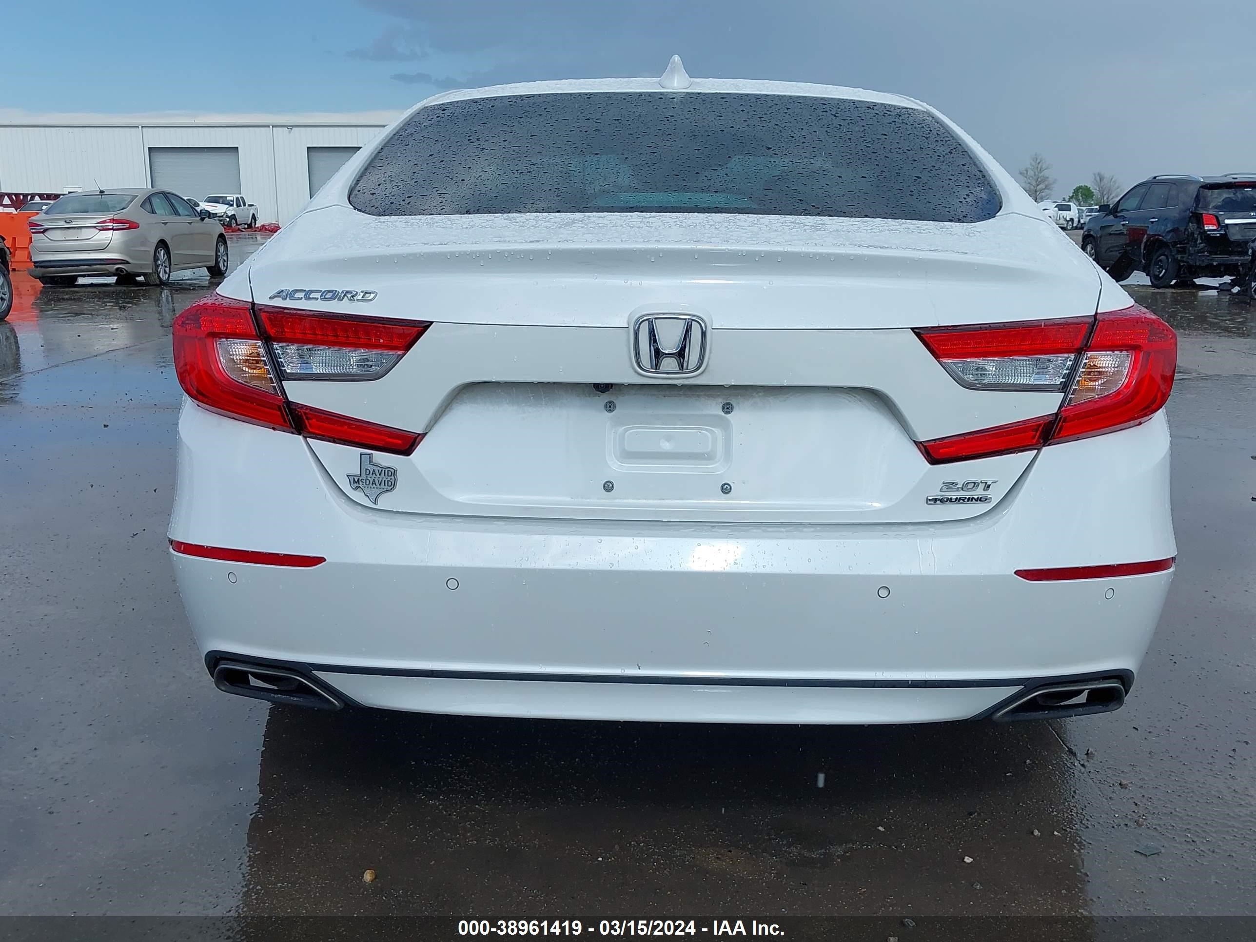 Photo 16 VIN: 1HGCV2F99JA021801 - HONDA ACCORD 