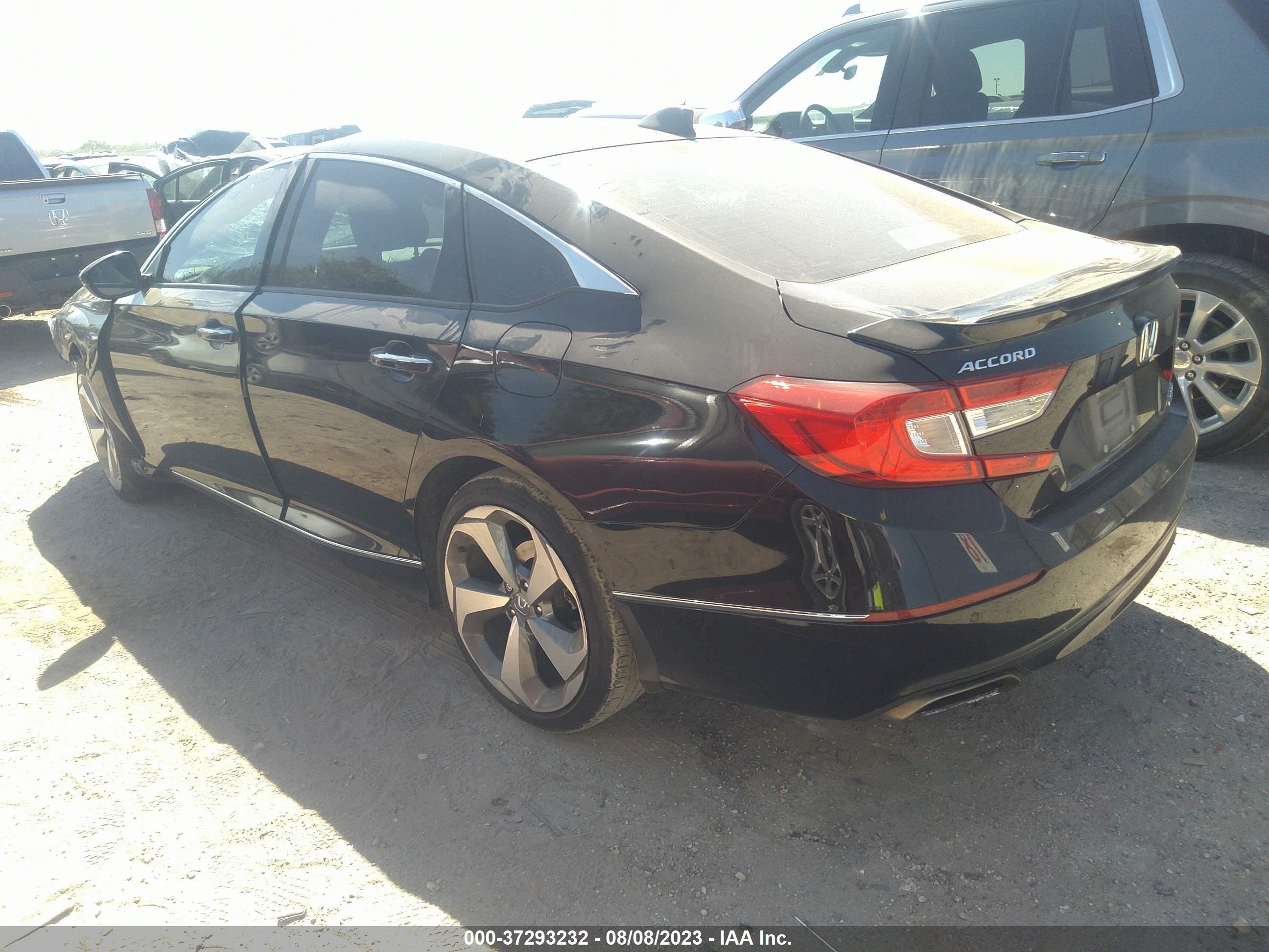 Photo 2 VIN: 1HGCV2F99KA026966 - HONDA ACCORD 