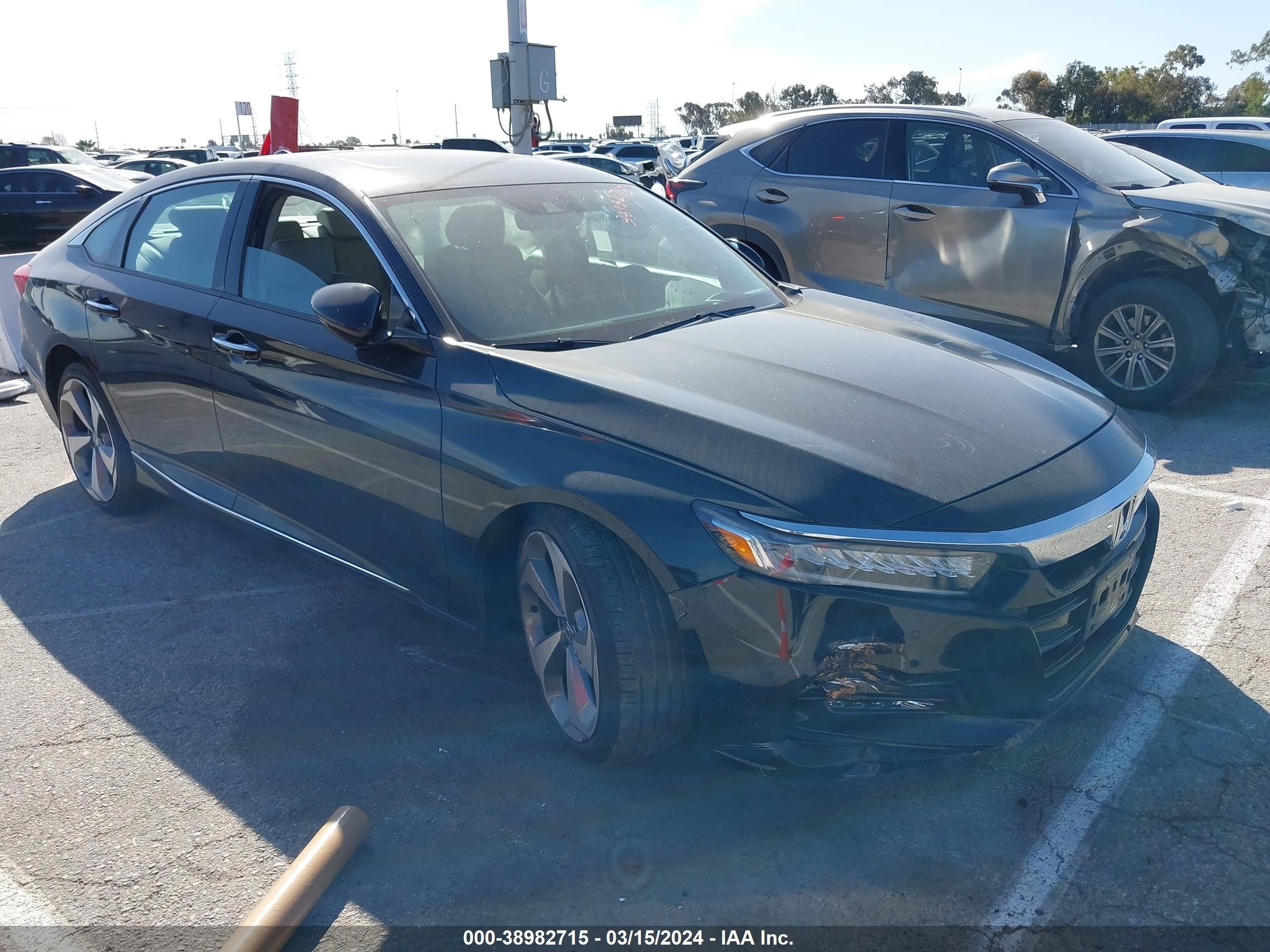 Photo 0 VIN: 1HGCV2F9XJA053060 - HONDA ACCORD 