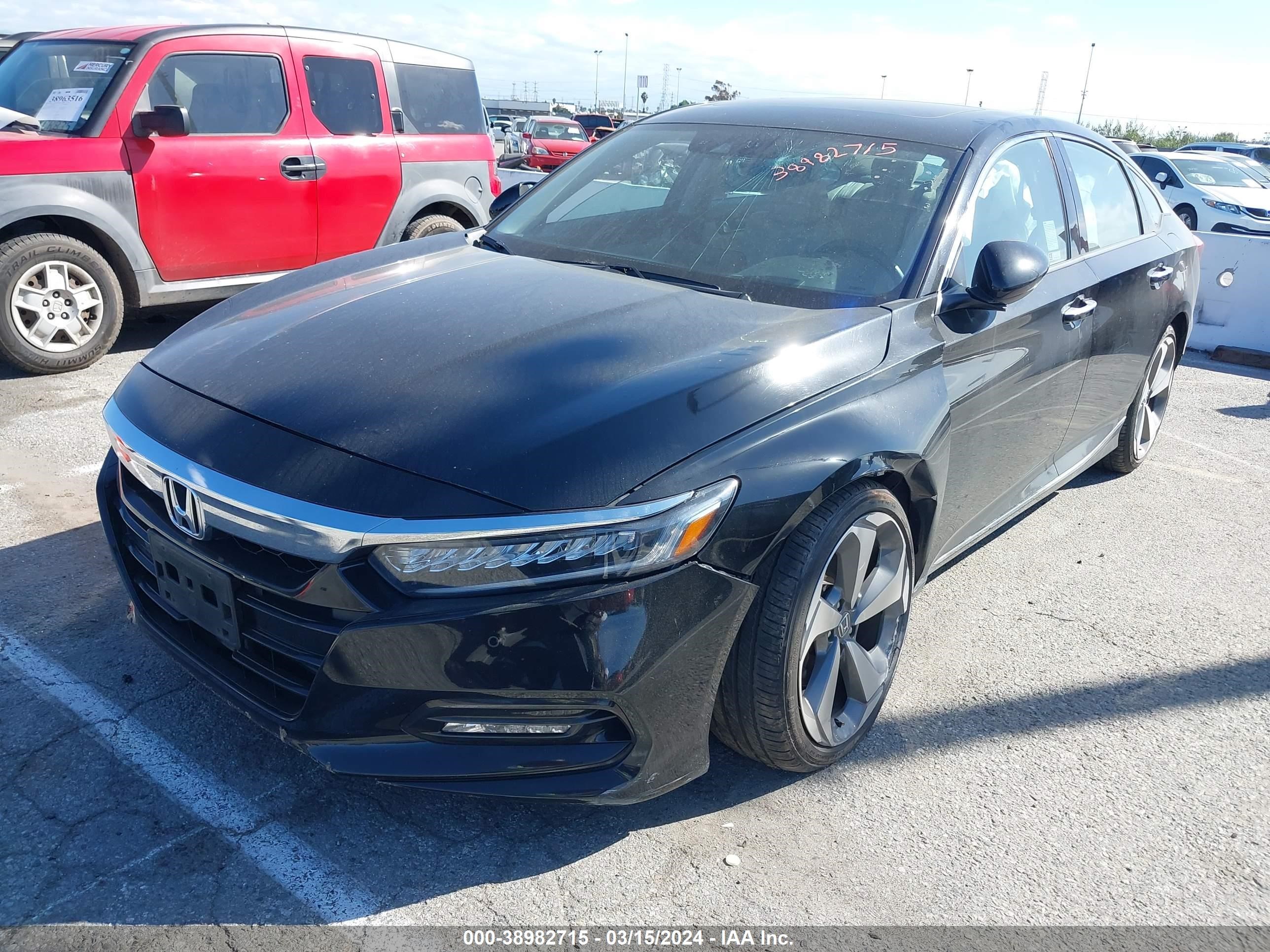 Photo 1 VIN: 1HGCV2F9XJA053060 - HONDA ACCORD 