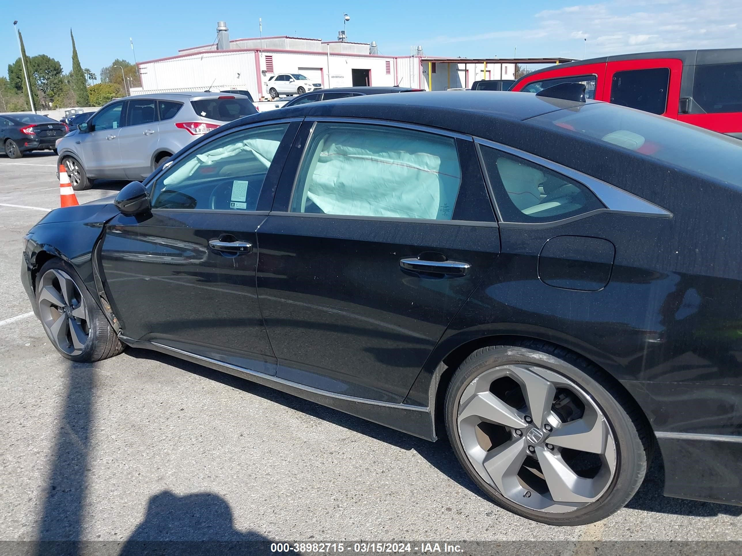 Photo 13 VIN: 1HGCV2F9XJA053060 - HONDA ACCORD 