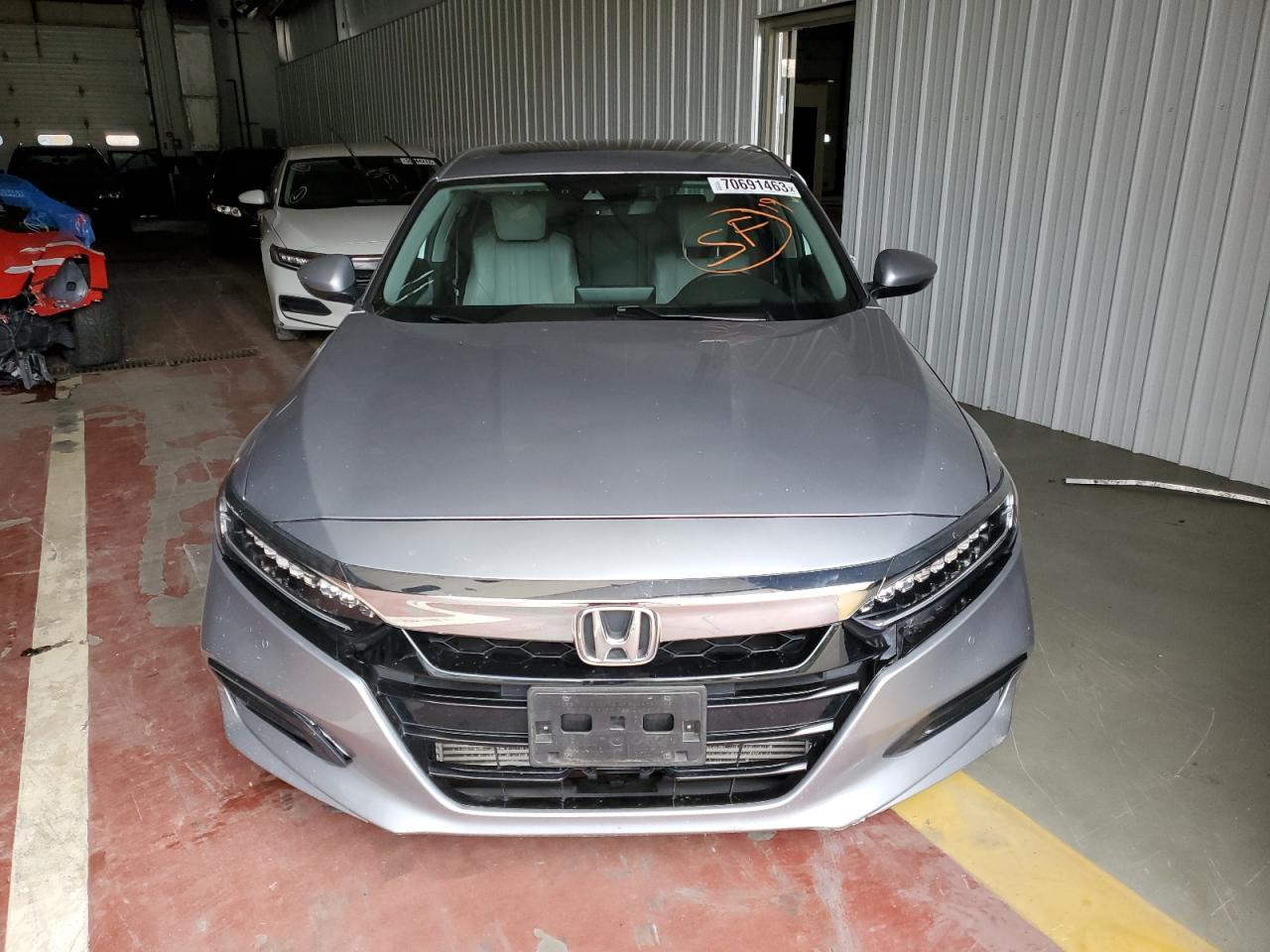 Photo 4 VIN: 1HGCV2F9XKA029827 - HONDA ACCORD 