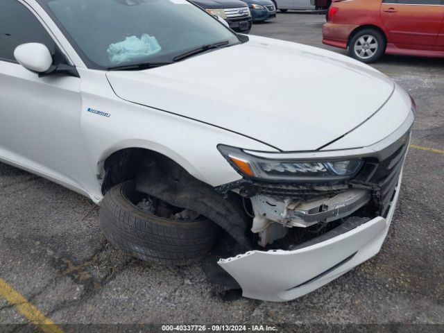 Photo 5 VIN: 1HGCV3F12JA000840 - HONDA ACCORD 