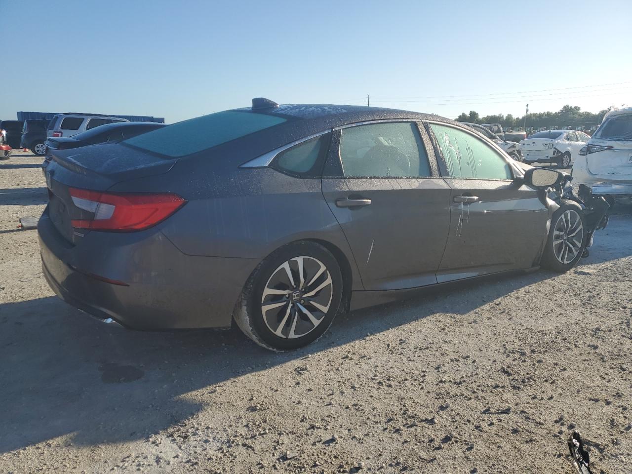 Photo 2 VIN: 1HGCV3F14JA007935 - HONDA ACCORD 