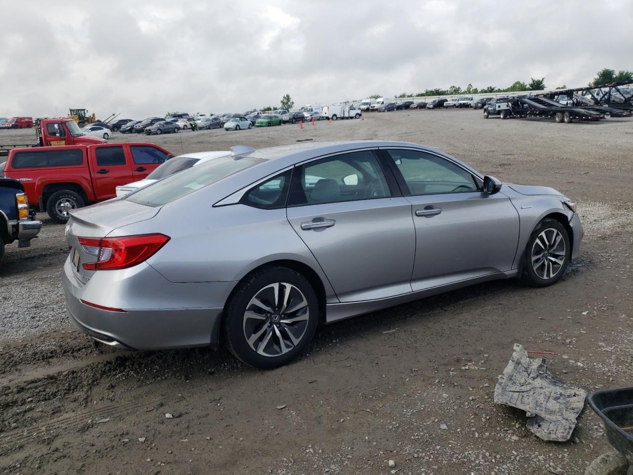 Photo 2 VIN: 1HGCV3F19JA002486 - HONDA ACCORD 