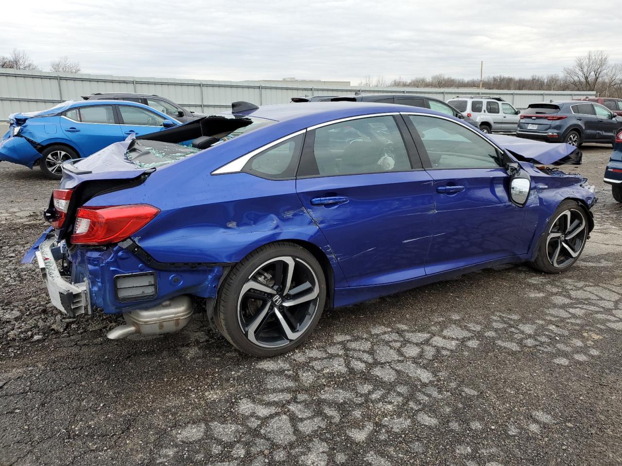 Photo 2 VIN: 1HGCV3F24NA032347 - HONDA ACCORD 