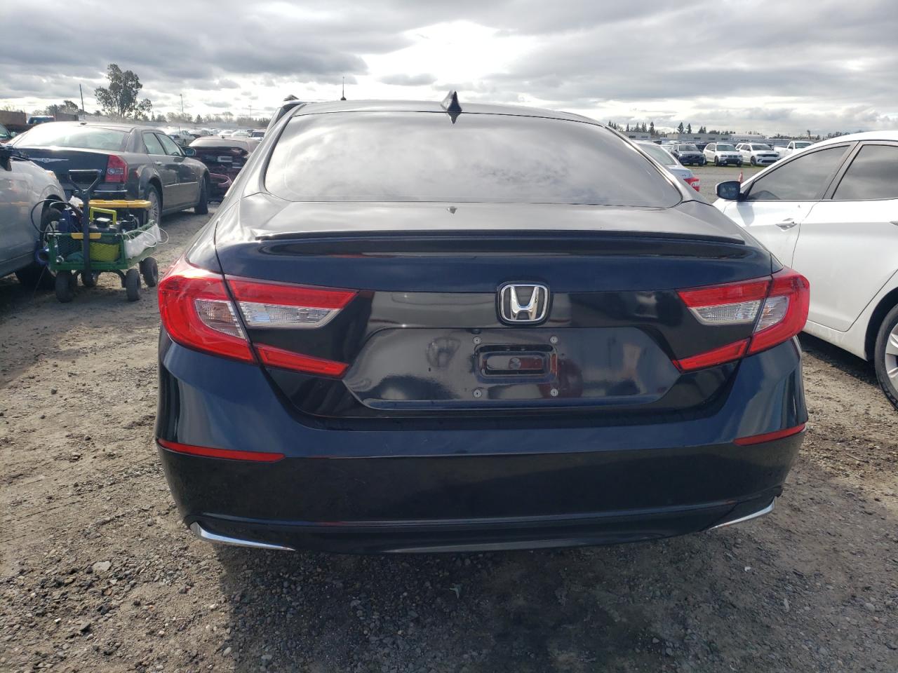 Photo 5 VIN: 1HGCV3F40JA010647 - HONDA ACCORD 