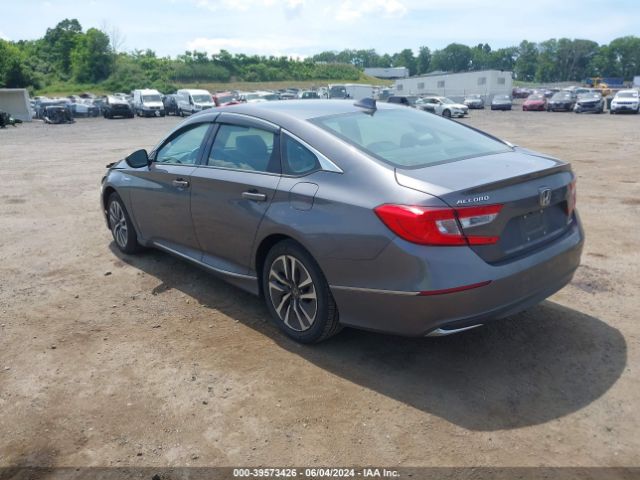 Photo 2 VIN: 1HGCV3F44JA000543 - HONDA ACCORD 