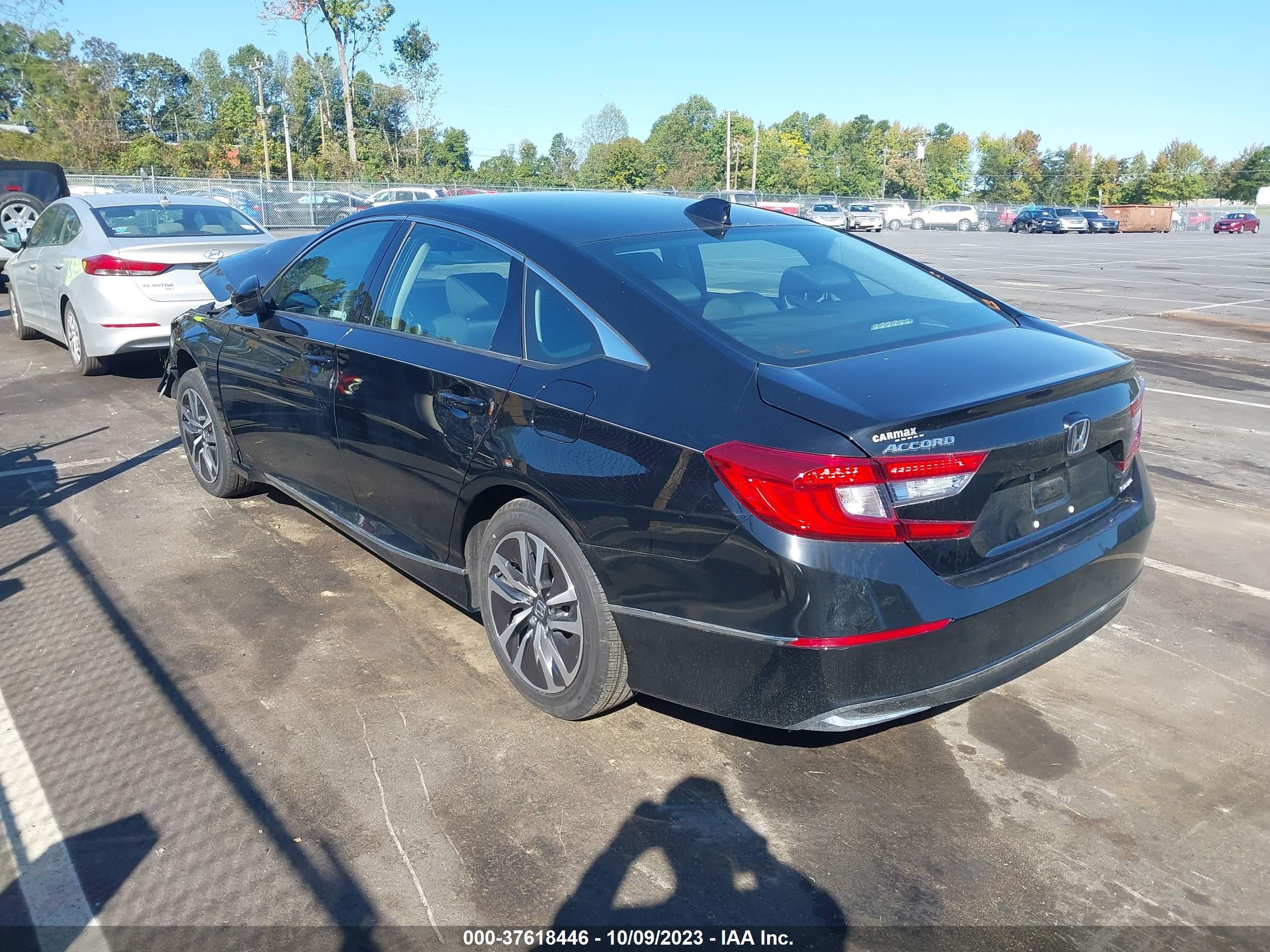 Photo 2 VIN: 1HGCV3F48KA020277 - HONDA ACCORD 