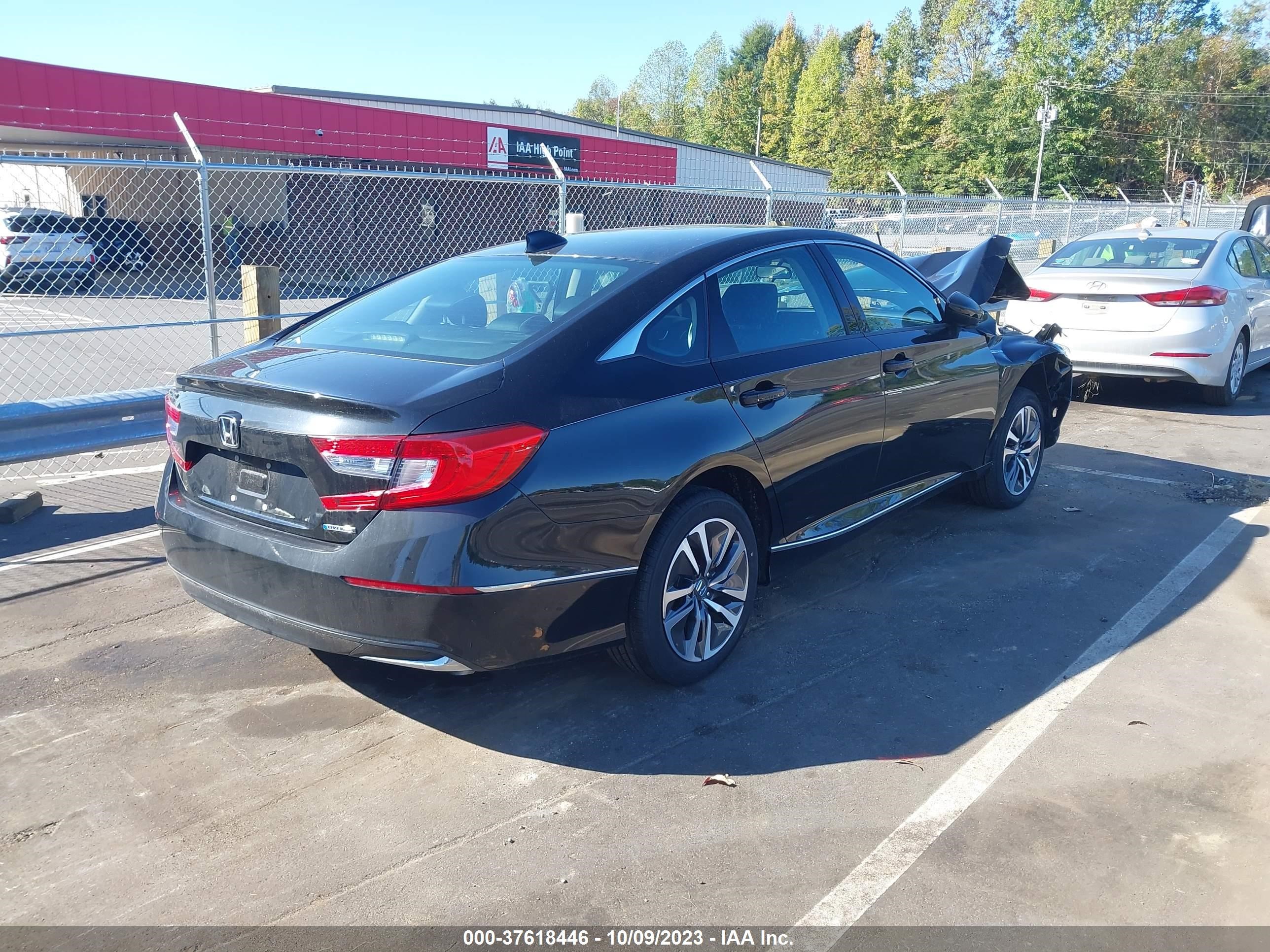 Photo 3 VIN: 1HGCV3F48KA020277 - HONDA ACCORD 