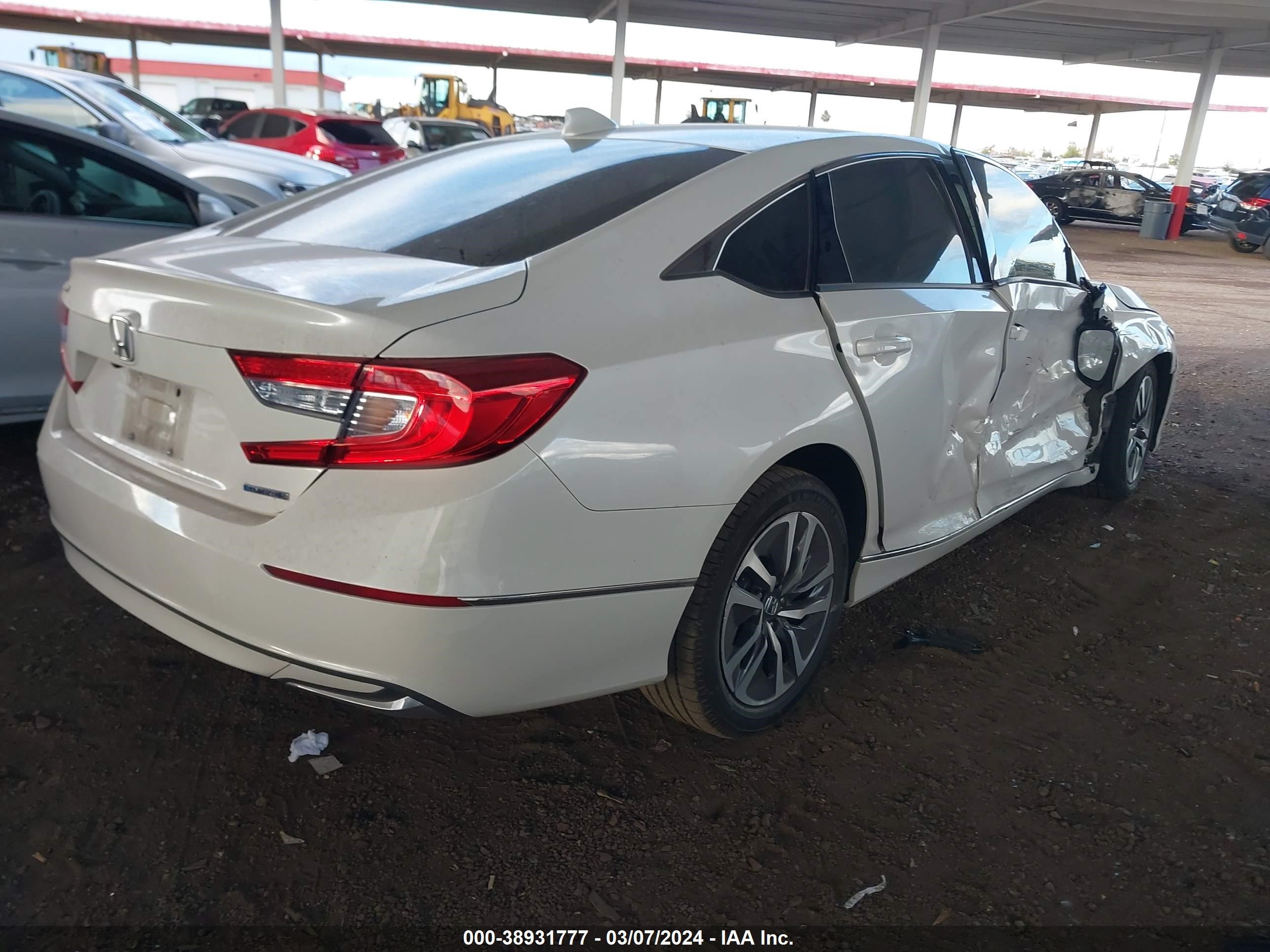 Photo 3 VIN: 1HGCV3F49KA017999 - HONDA ACCORD 