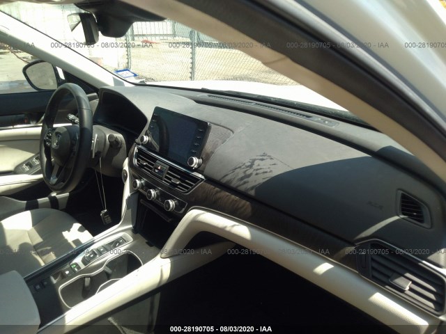 Photo 4 VIN: 1HGCV3F5XKA012951 - HONDA ACCORD 