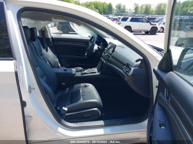 Photo 4 VIN: 1HGCV3F62JA003443 - HONDA ACCORD HYBRID 