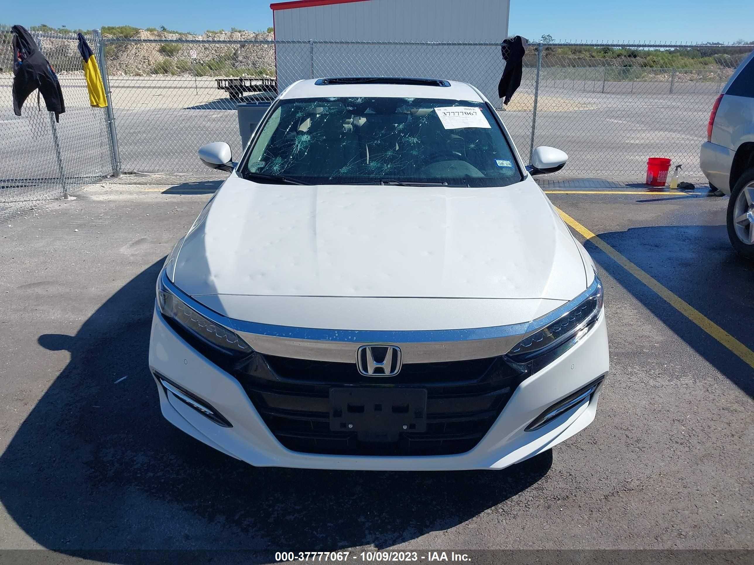 Photo 5 VIN: 1HGCV3F90LA009688 - HONDA ACCORD 