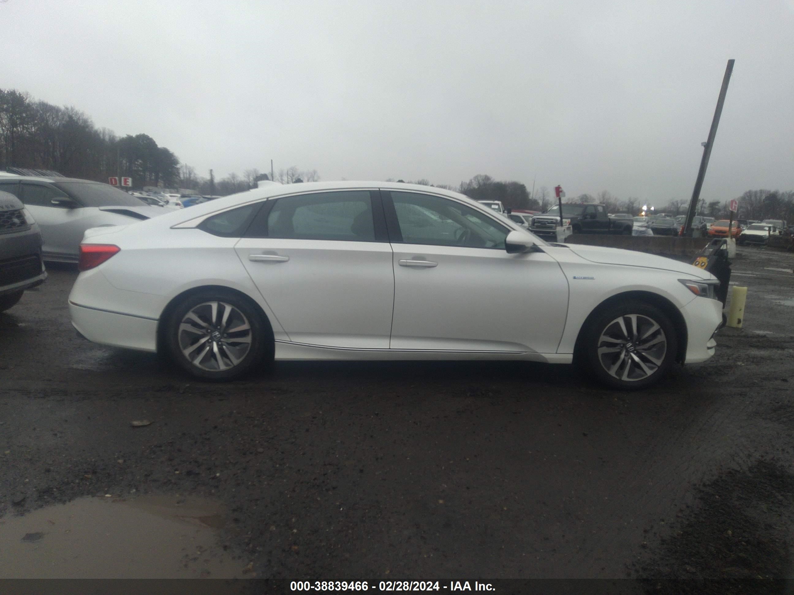 Photo 12 VIN: 1HGCV3F93JA015014 - HONDA ACCORD 