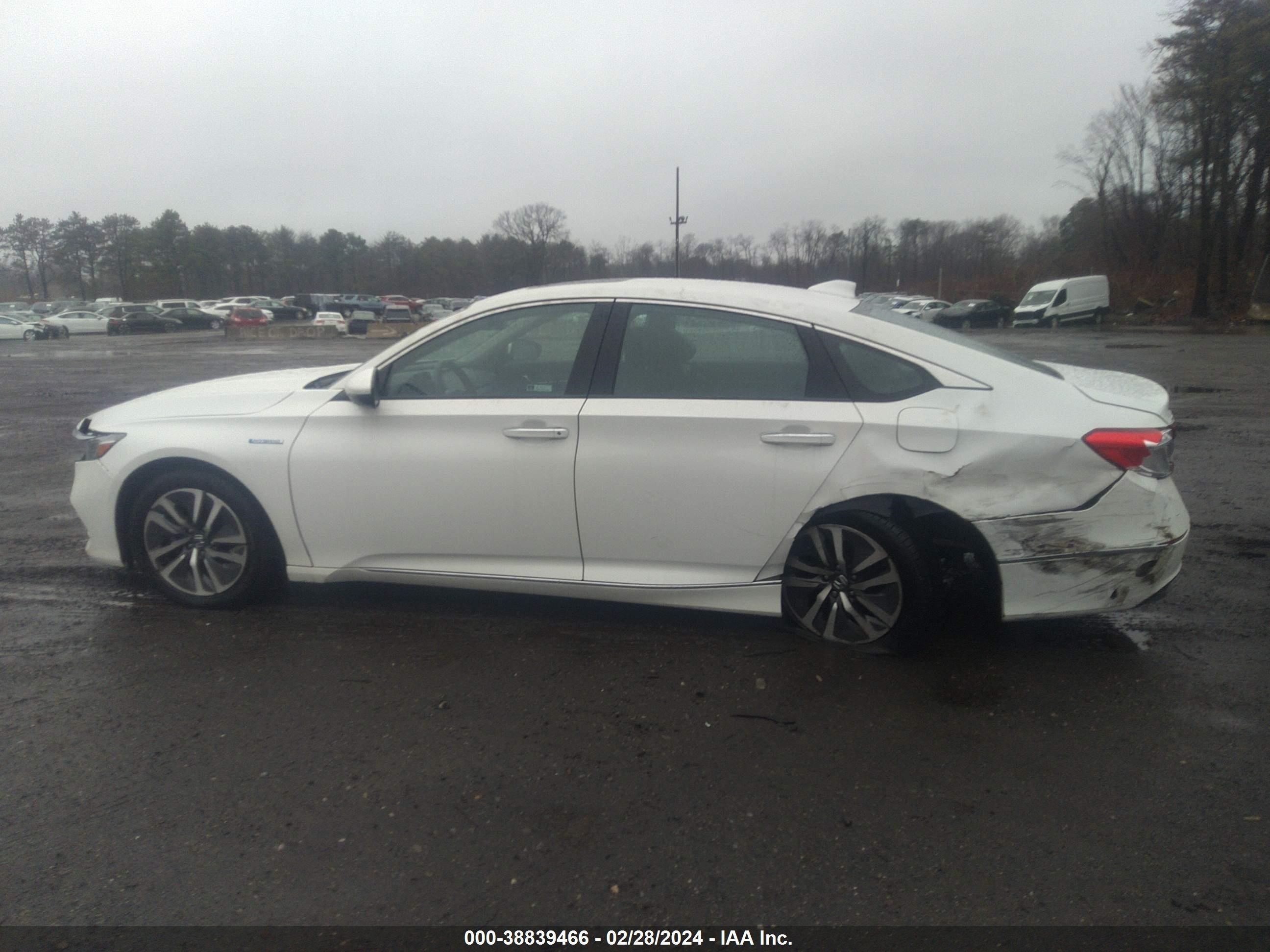 Photo 13 VIN: 1HGCV3F93JA015014 - HONDA ACCORD 