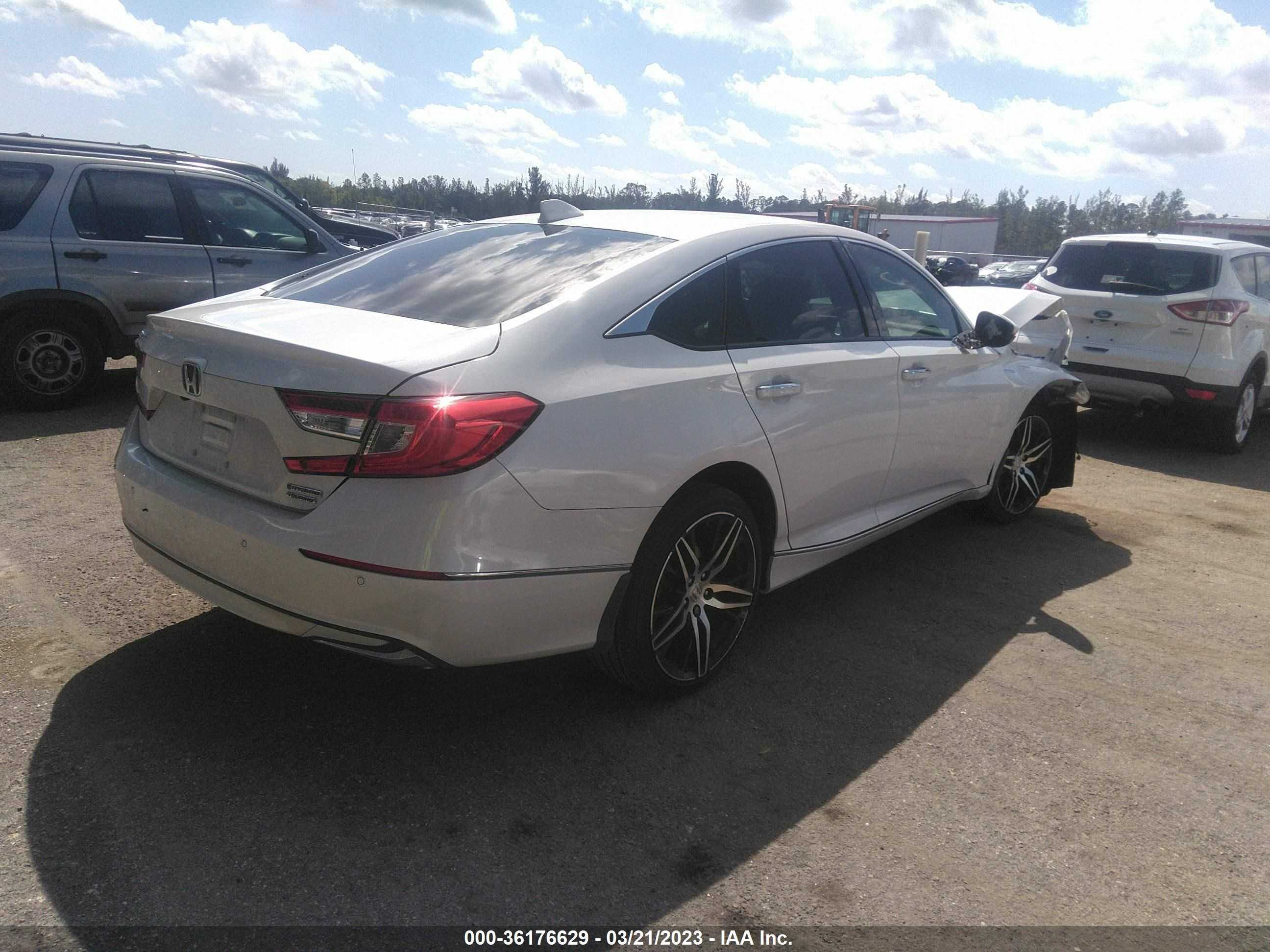 Photo 3 VIN: 1HGCV3F96NA017720 - HONDA ACCORD 