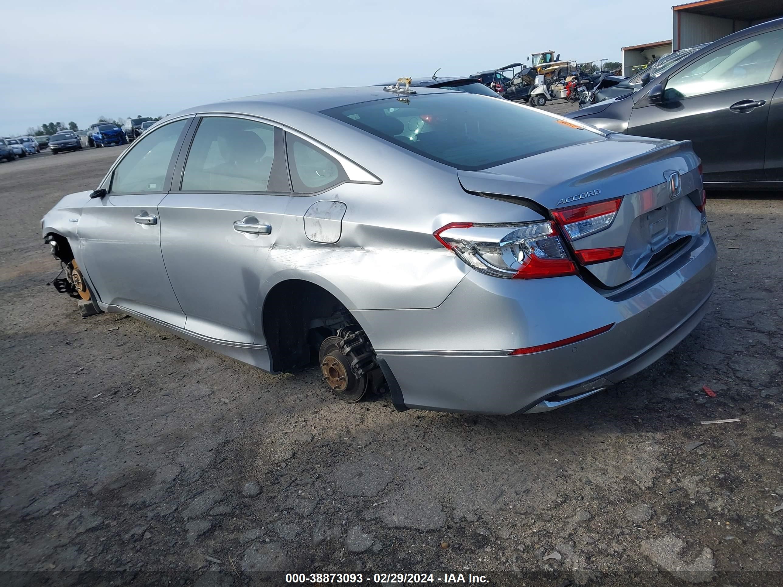 Photo 2 VIN: 1HGCV3F98LA007624 - HONDA ACCORD 