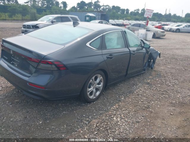 Photo 3 VIN: 1HGCY1F20RA061815 - HONDA ACCORD 