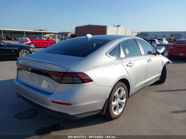 Photo 3 VIN: 1HGCY1F23RA023883 - HONDA ACCORD 