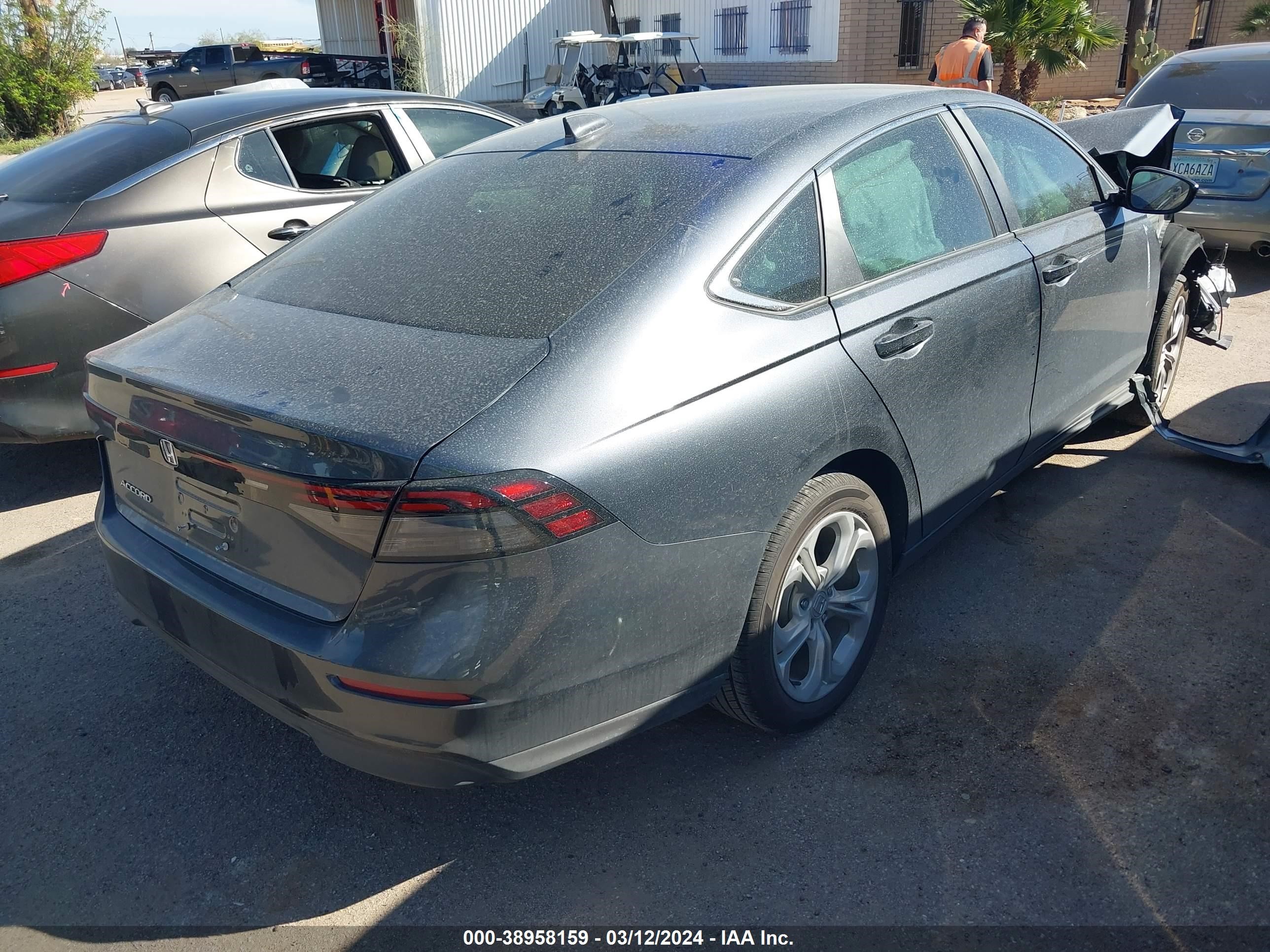 Photo 3 VIN: 1HGCY1F25PA043162 - HONDA ACCORD 