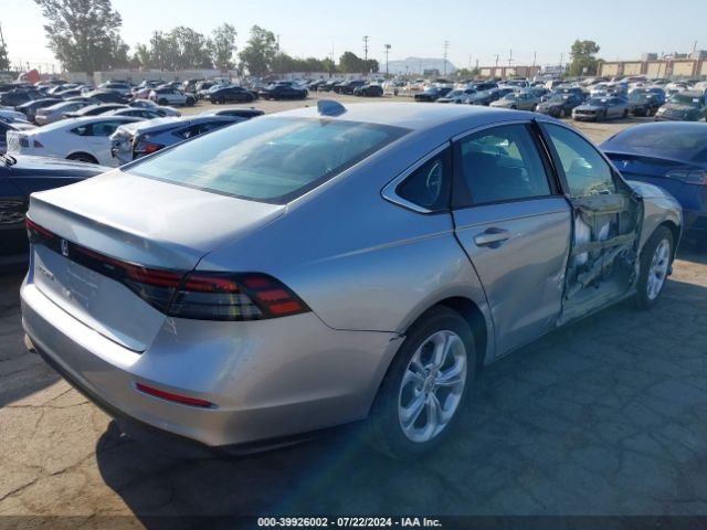 Photo 3 VIN: 1HGCY1F25RA012903 - HONDA ACCORD 