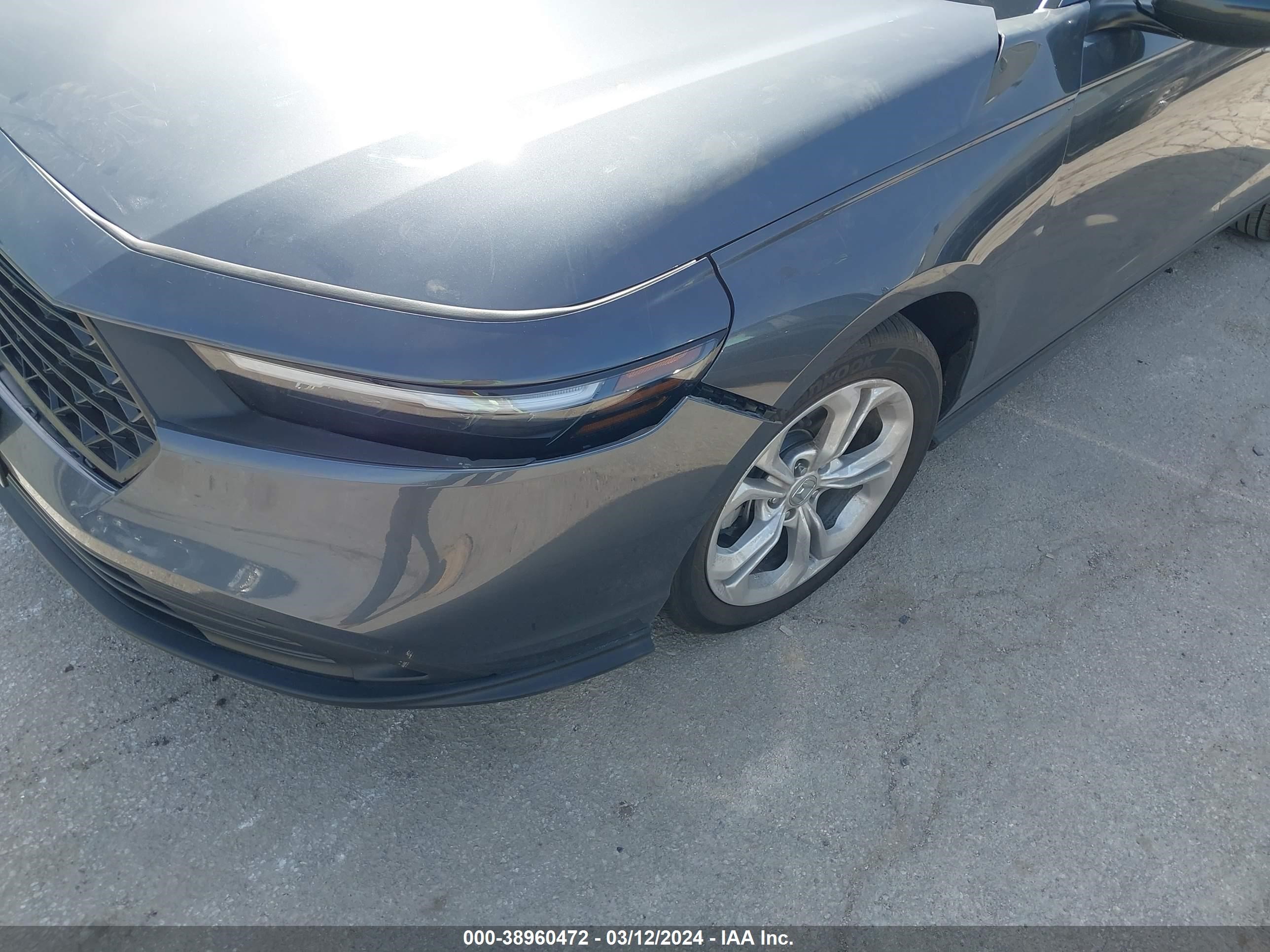 Photo 17 VIN: 1HGCY1F26RA014904 - HONDA ACCORD 