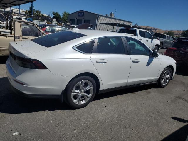 Photo 2 VIN: 1HGCY1F26RA048874 - HONDA ACCORD LX 