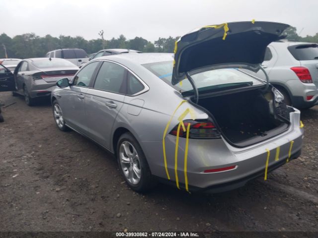 Photo 2 VIN: 1HGCY1F28RA056247 - HONDA ACCORD 