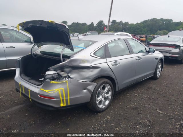 Photo 3 VIN: 1HGCY1F28RA056247 - HONDA ACCORD 