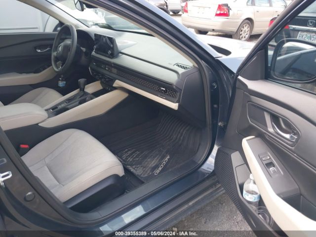 Photo 4 VIN: 1HGCY1F30PA048973 - HONDA ACCORD 