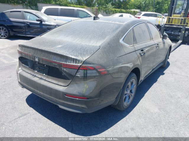 Photo 3 VIN: 1HGCY1F30RA037264 - HONDA ACCORD 