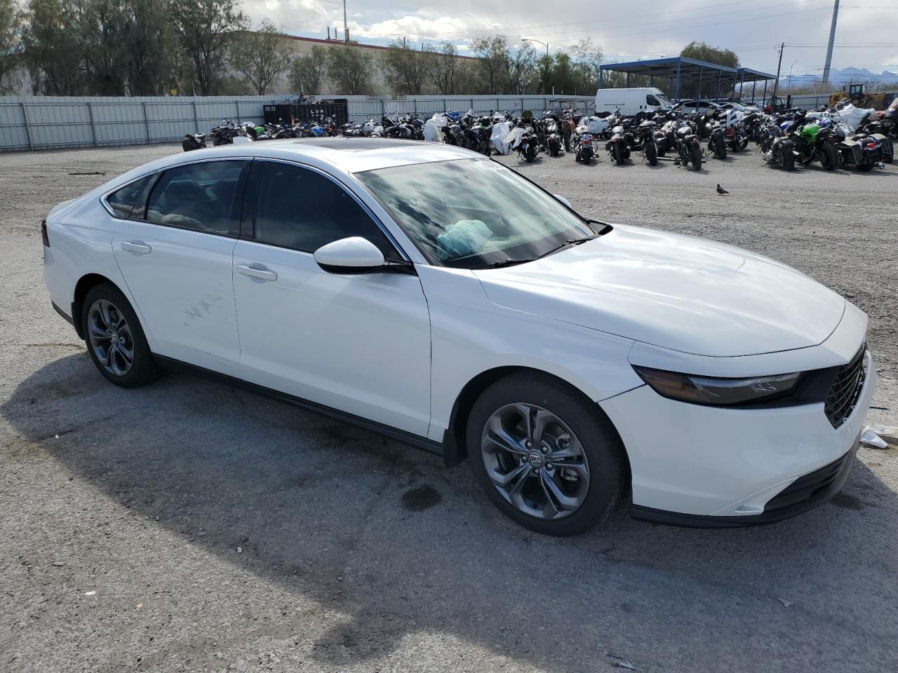 Photo 3 VIN: 1HGCY1F31PA029817 - HONDA ACCORD 