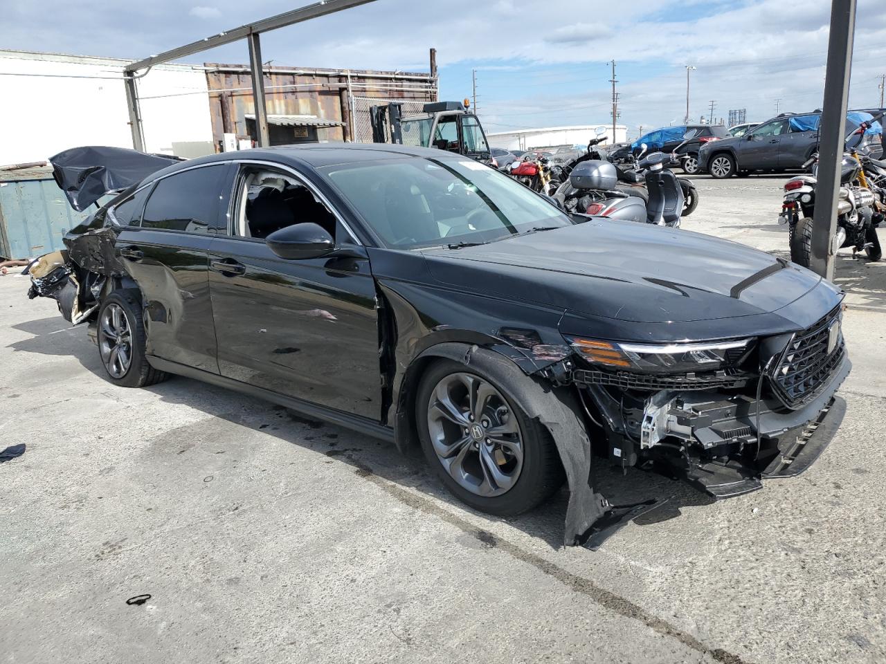 Photo 3 VIN: 1HGCY1F31PA059917 - HONDA ACCORD 