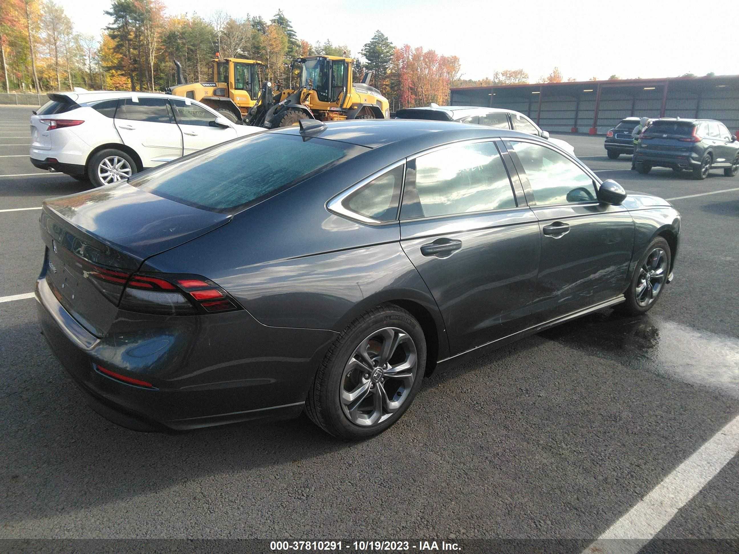 Photo 3 VIN: 1HGCY1F32PA038901 - HONDA ACCORD 