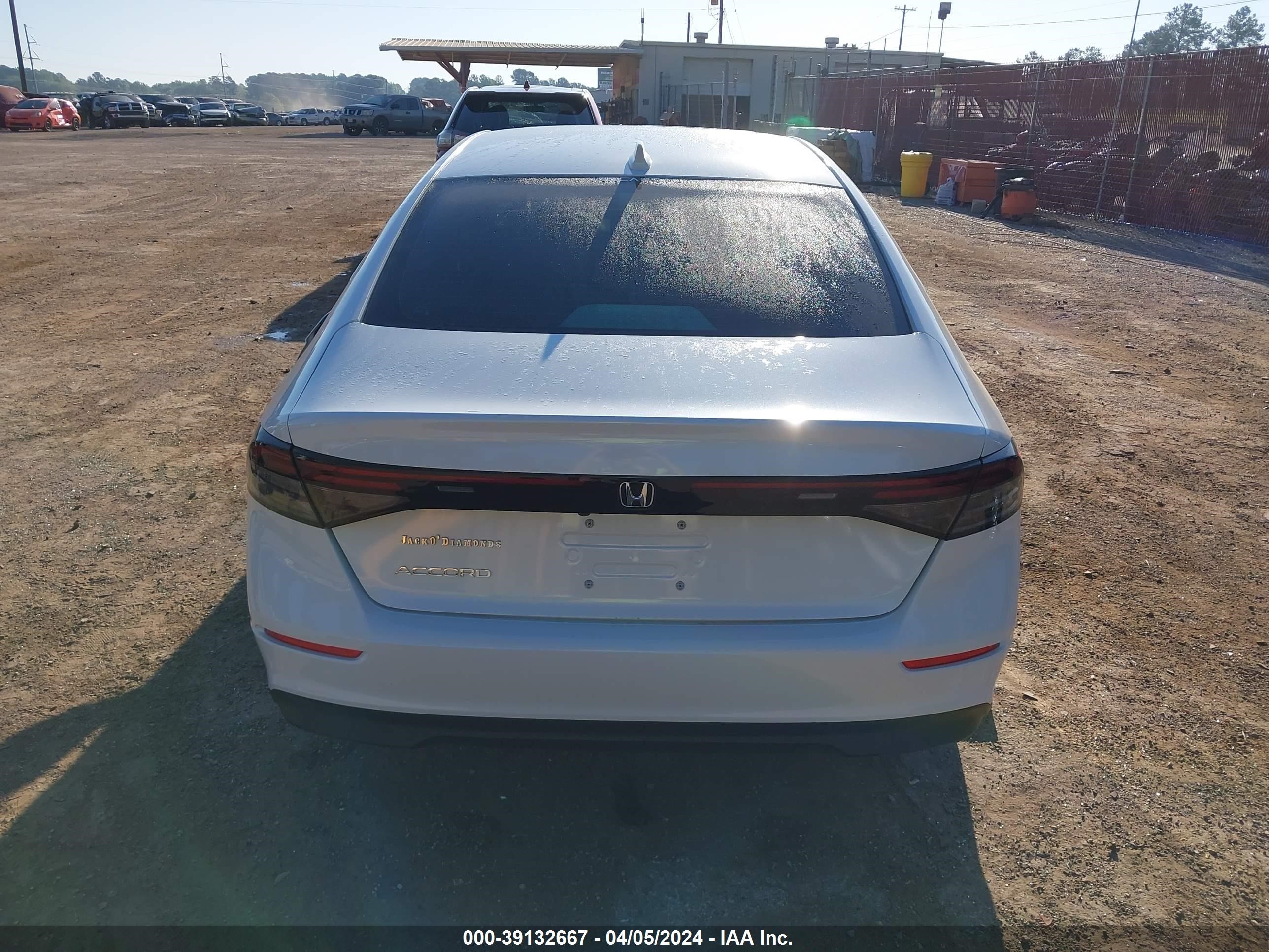 Photo 16 VIN: 1HGCY1F32RA026301 - HONDA ACCORD 