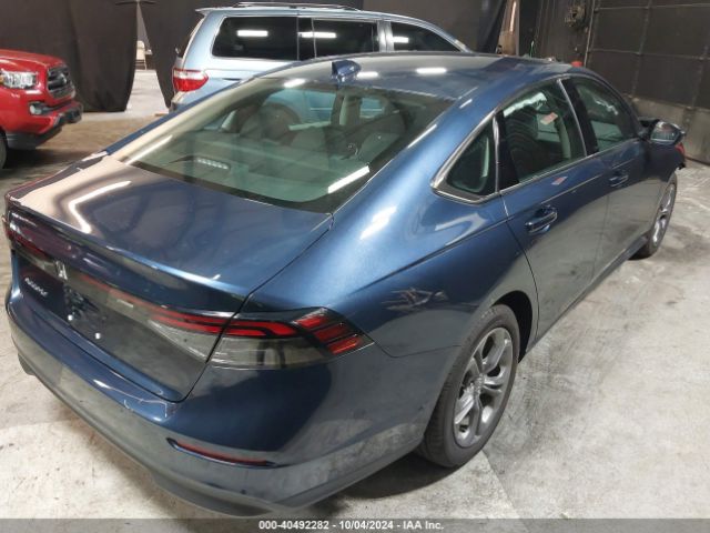 Photo 3 VIN: 1HGCY1F32RA053613 - HONDA ACCORD 