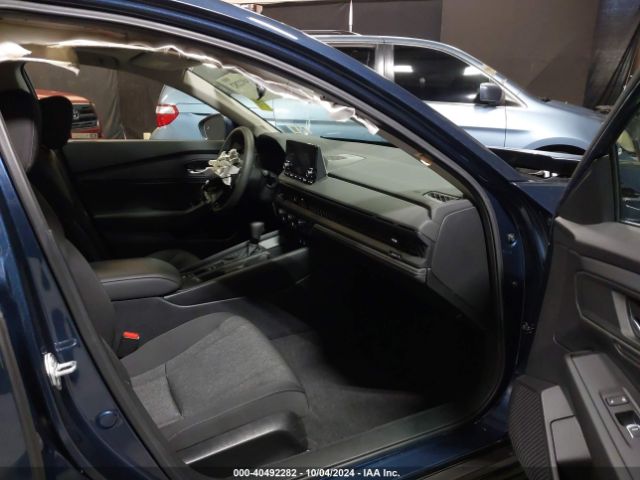 Photo 4 VIN: 1HGCY1F32RA053613 - HONDA ACCORD 