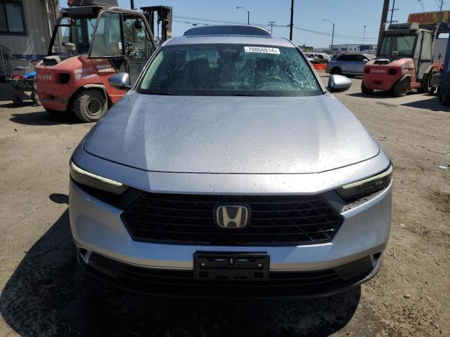 Photo 4 VIN: 1HGCY1F33PA032122 - HONDA ACCORD EX 