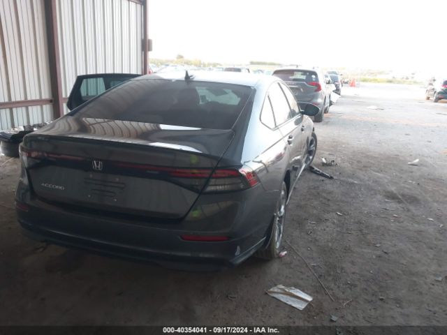 Photo 3 VIN: 1HGCY1F34RA011380 - HONDA ACCORD 