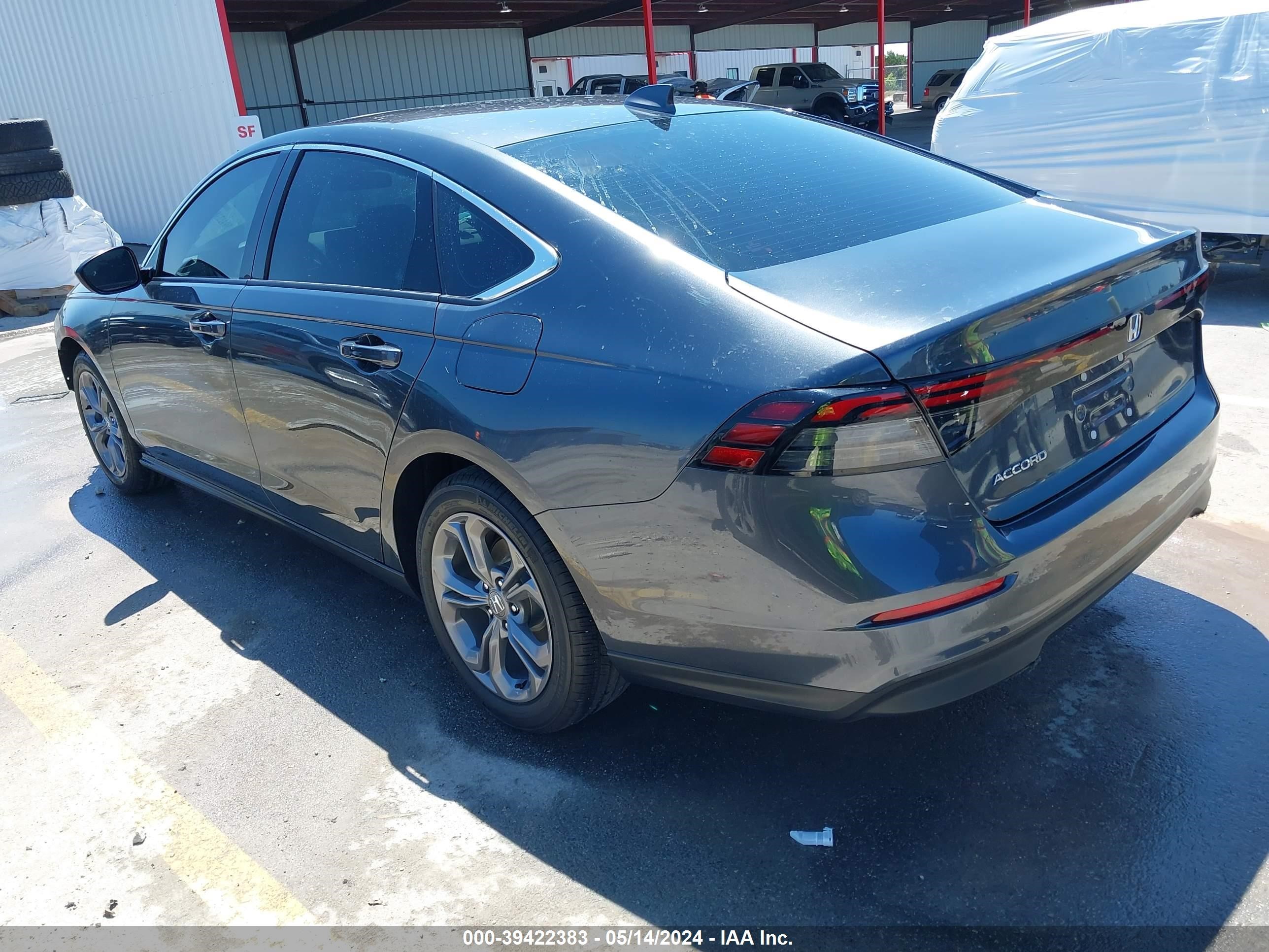 Photo 2 VIN: 1HGCY1F34RA041592 - HONDA ACCORD 