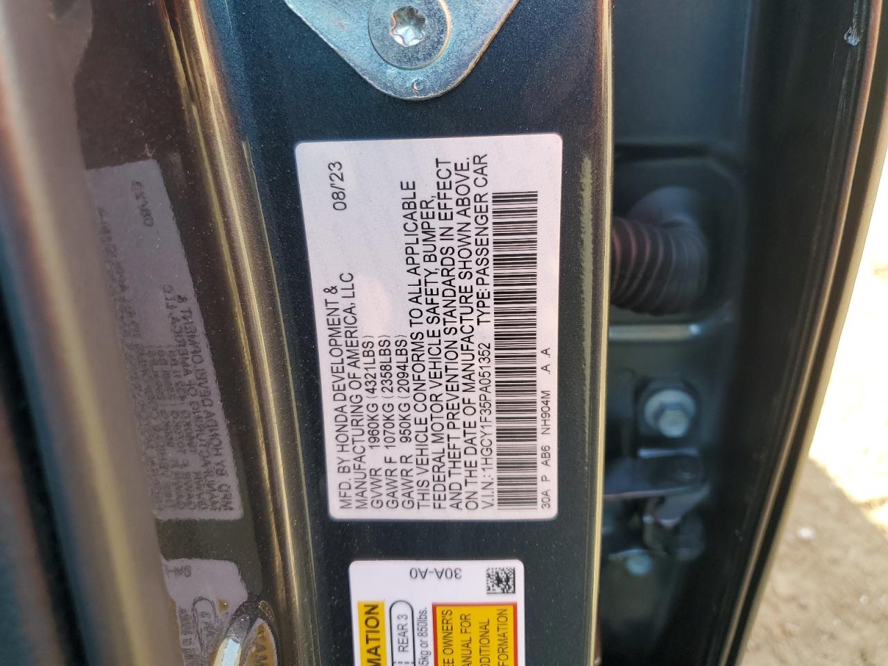 Photo 11 VIN: 1HGCY1F35PA051352 - HONDA ACCORD 