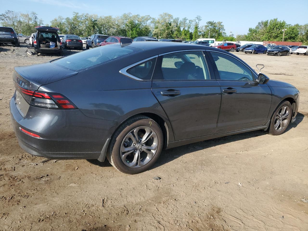 Photo 2 VIN: 1HGCY1F35PA051352 - HONDA ACCORD 