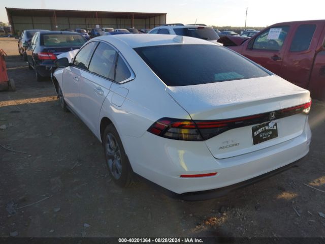 Photo 2 VIN: 1HGCY1F35RA059681 - HONDA ACCORD 