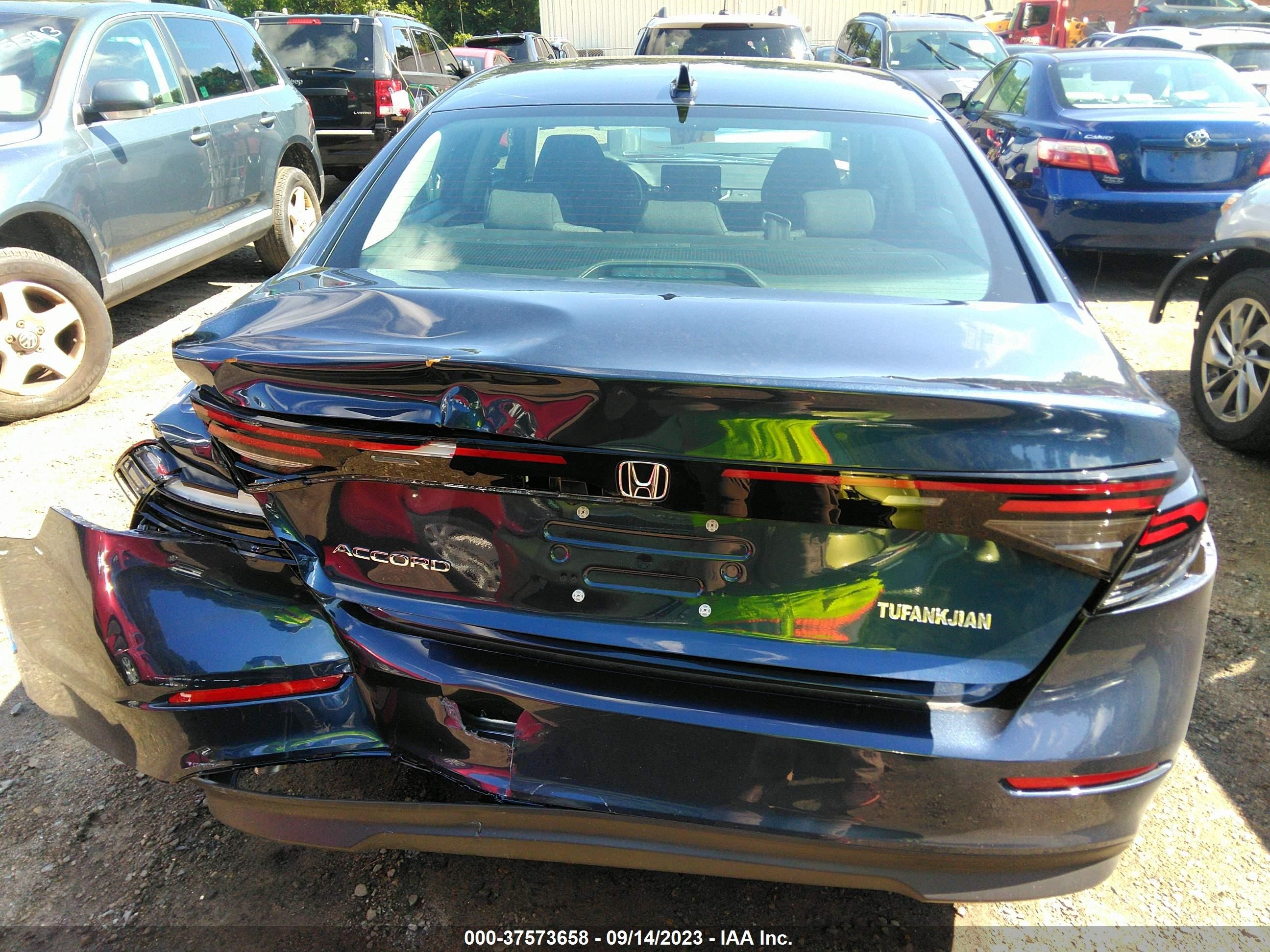 Photo 15 VIN: 1HGCY1F36PA034964 - HONDA ACCORD 